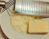 Foto del paso 1 de la receta: Quiche a los 5 Quesos con Cebolla
