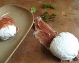 Foto del paso 3 de la receta Ensalada de mozzarella de búfala, jamón ibérico y aceite de hierbas frescas