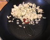 Une image de l'étape 4 de Poulet curry coco poivrons rouges.
