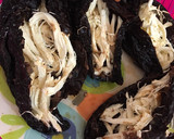 Foto del paso 3 de la receta: Chile ancho relleno de queso de hebra y frijol