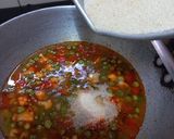 A picture of step 4 of Rava upma.