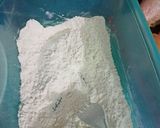 Foto langkah ke 2 dari resep Ayam krispi 2 bahan tanpa baking soda.