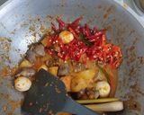 Foto langkah ke 5 dari resep Sambal Goreng Hati, Kentang, Telur Puyuh (Balita Friendly).