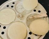 A picture of step 6 of Sawa Rice Upwas Idli 😋😋😋.