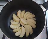 Foto del paso 3 de la receta: Mini torta saludable de manzana y avena, light, rápida, sin horno