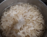 Foto del paso 2 de la receta: Noodles con pollo y verduras al wok