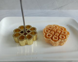 Foto langkah ke 7 dari resep Kembang Goyang Enak.