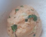 A picture of step 7 of Alu paratha.