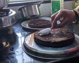 चॉकलेट केक (chocolate cake recipe in marathi) रेसिपी स्टेप 6 फोटो 
