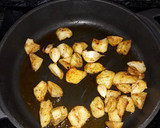 Foto del paso 3 de la receta: Baldanes de arroz con piñones y patatas fritas con pimentón rojo