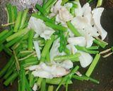 芹菜炒花枝的食譜步驟4照片