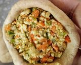 A picture of step 3 of Paneer veggie stuffed paratha.