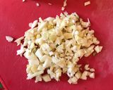 A picture of step 3 of Basic Stir-fried Garlic Pea Sprouts.