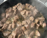 Foto del paso 1 de la receta: Guiso de ternera con patatas al vino blanco