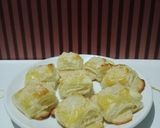 Foto langkah ke 11 dari resep Puff cheese roll porto's.