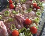 Foto del paso 2 de la receta: Pollo al horno en salsa de vino y puerros