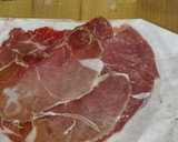 Foto del paso 2 de la receta: Rollitos de ternera con jamón y queso