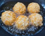 Foto langkah ke 4 dari resep Arancini Nasi sisa Kemarin (Italian Rice Ball).