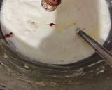 रोज़ फ्लेवर कोकोनट लड्डू रेसिपी चरण 2 फोटो