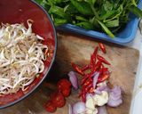 Foto langkah ke 1 dari resep Cah Kangkung Tauge.