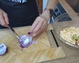 Foto del paso 2 de la receta: Aguacates rellenos de arroz y salmón