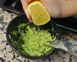 Foto del paso 1 de la receta: Empanadillas de aguacate al horno