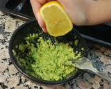 Foto del paso 1 de la receta: Empanadillas de aguacate al horno