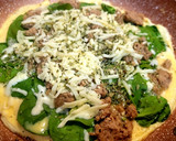 Foto del paso 4 de la receta: Torti-pizza con espinacas, queso y carne