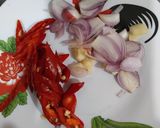 Foto langkah ke 1 dari resep Ayam Suwir Brokoli.