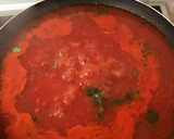 Foto del paso 4 de la receta: Crema de tomate con finas hierbas