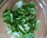 Foto del paso 3 de la receta: Ensalada de pollo crujiente con frutas y salsa de yogurt