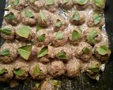 Foto del passaggio 8 della ricetta Polpette al forno con l'alloro e patate