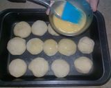 A picture of step 11 of Pizza Buns.
