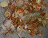 Foto langkah ke 2 dari resep Ayam Sosis Kecap Pedas.