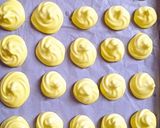 Foto langkah ke 5 dari resep Meringue Putih Telur.