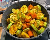 Une image de l'étape 19 de Mijoté de légumes aux épices, bouillon de gambas et gingembre.