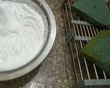 A picture of step 4 of 3 color cream cake.