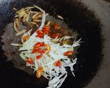 Foto langkah ke 2 dari resep Nasi Goreng Kare.