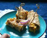 A picture of step 5 of Instant paneer tikka masala roll.