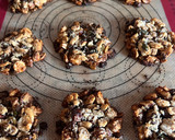 Foto del paso 3 de la receta: Delicias de coco 🥥 y frutos secos 🥜