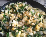 Foto del paso 1 de la receta: Zucchini relleno con hojas de brócoli y alguna cosita más.