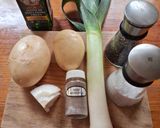 Foto del paso 1 de la receta: Crema de poro y papa fácil