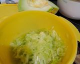 Foto langkah ke 1 dari resep Es Melon Kelapa.