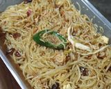 Foto langkah ke 5 dari resep Bihun Goreng Ala Kondangan.