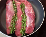Foto del paso 1 de la receta: Solomillo de cerdo con romero y manzanas