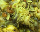 A picture of step 1 of Tagine with Onions and Raisins 😍.