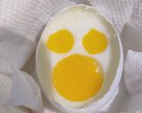 A picture of step 7 of Mickey Mouse Egg.
