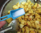 A picture of step 4 of Khatti-Mithi Fried Idlis.