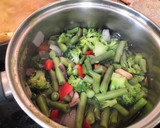 Foto del paso 1 de la receta: Menestra de verduras con patatas fritas y queso