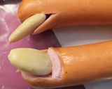 Würstchen-Finger zur Halloween - Party 🎃 Rezeptschritt 2 Foto